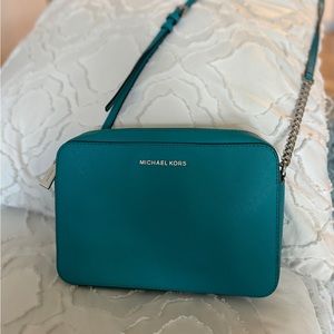Michael Kors Jet Set Leather Cross Body Bag